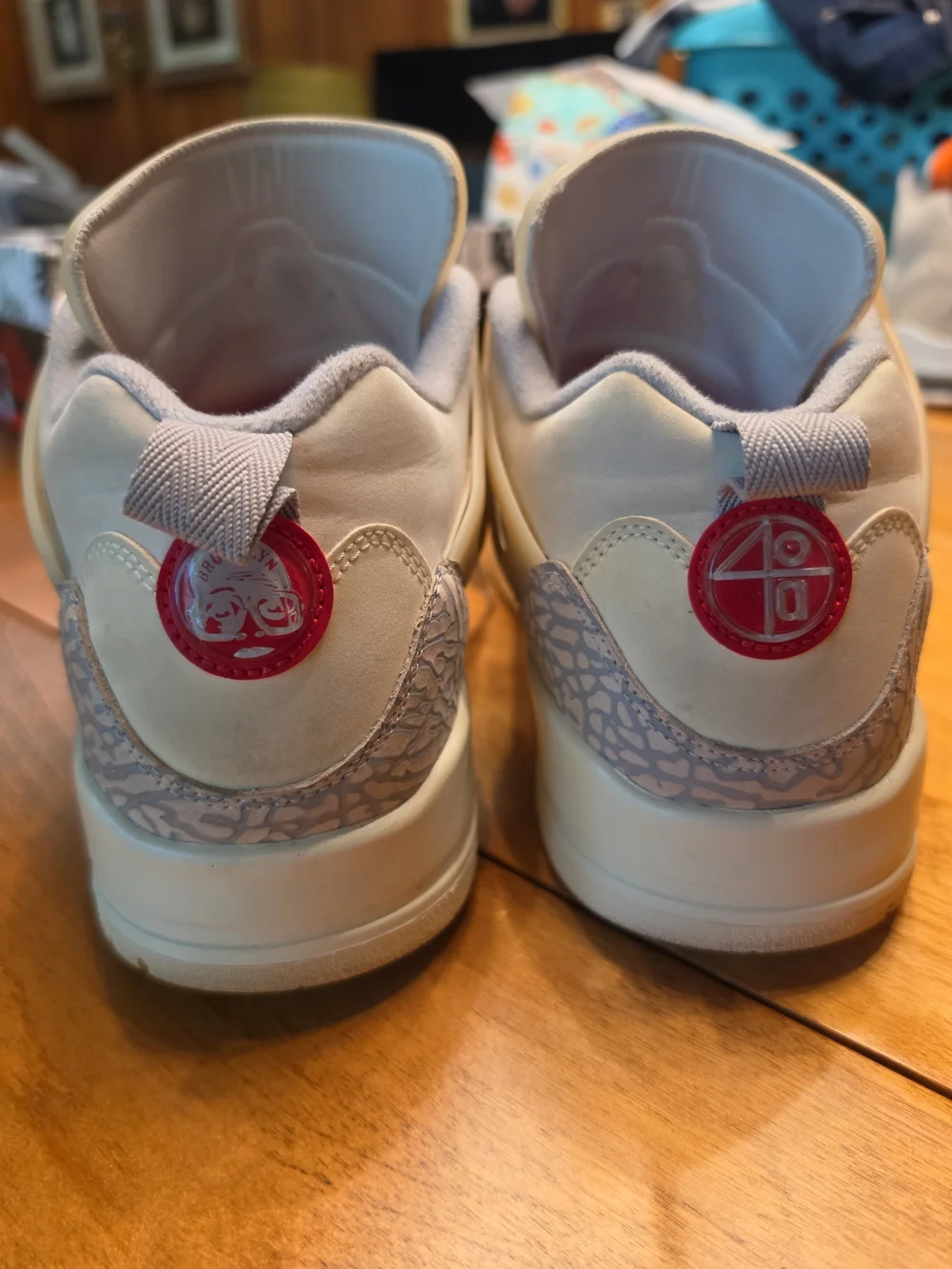 Air Jordan Men’s Spizike Mid-Top Sneakers in Light Gray with Red Logo Size 13